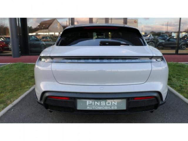 Porsche Taycan image 6