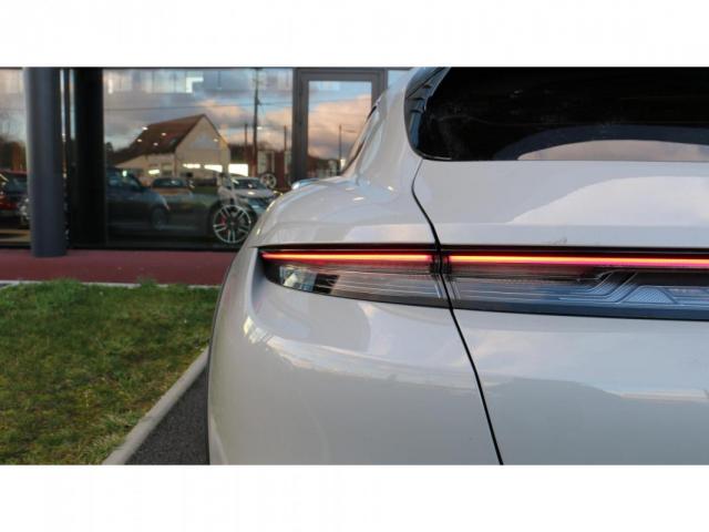 Porsche Taycan image 1