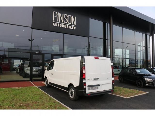 Renault Trafic image 2