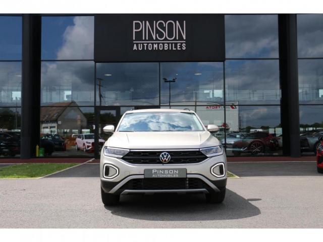 Volkswagen T-Roc image 2
