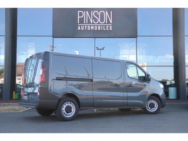 Renault Trafic image 2