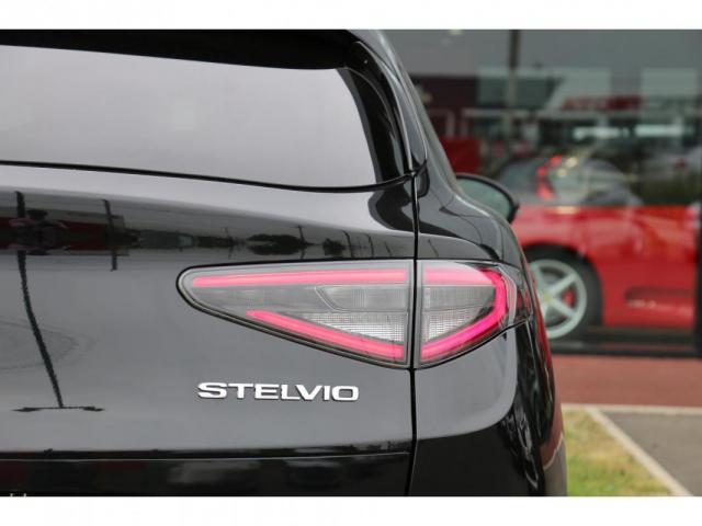 Alfa Romeo Stelvio image 1
