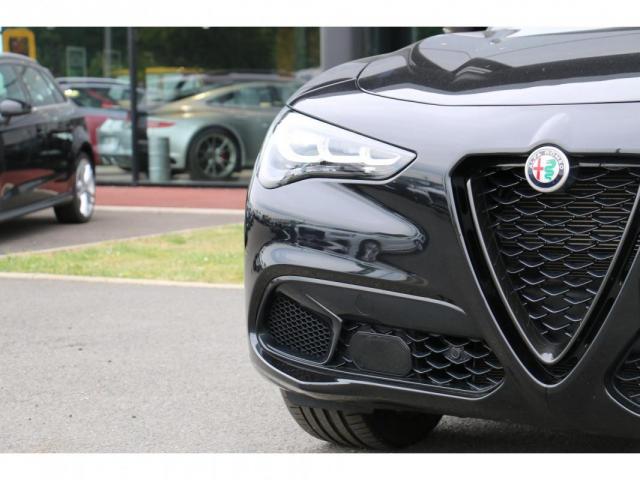 Alfa Romeo Stelvio image 7