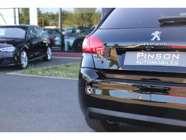 Peugeot 308 image 2