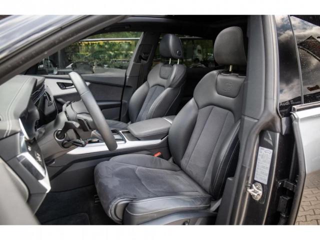 Audi Q8 image 1