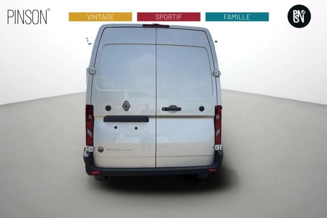 Renault Master image 8