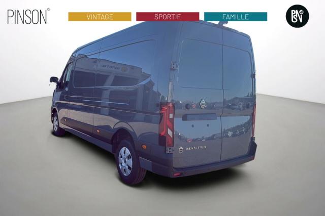 Renault Master image 2