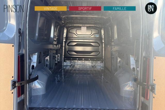 Renault Master image 1