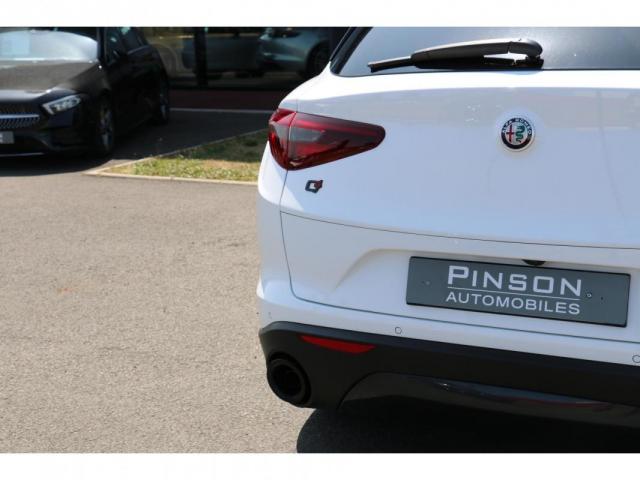 Alfa Romeo Stelvio image 3