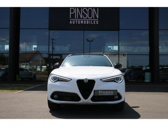 Alfa Romeo Stelvio image 8