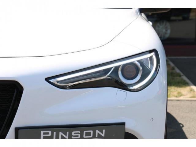 Alfa Romeo Stelvio image 5