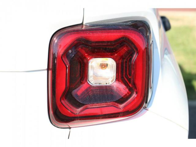 Jeep Renegade image 6