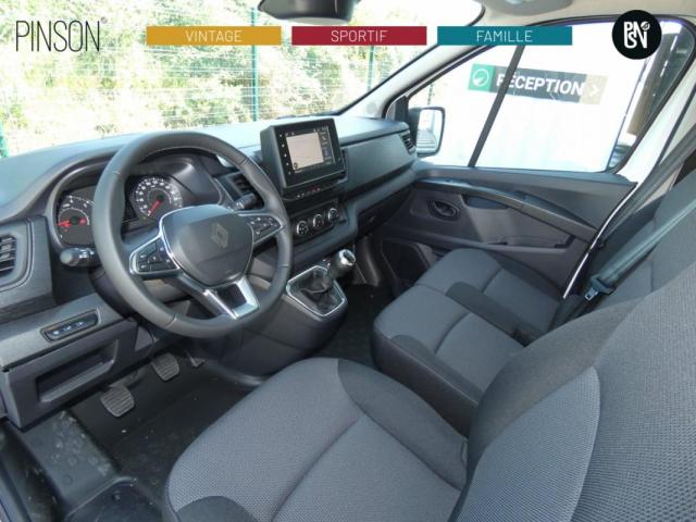 Renault Trafic image 2