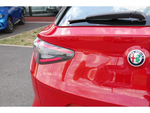 Alfa Romeo Stelvio image 1