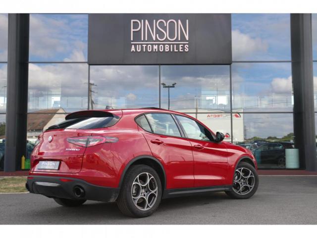 Alfa Romeo Stelvio image 9