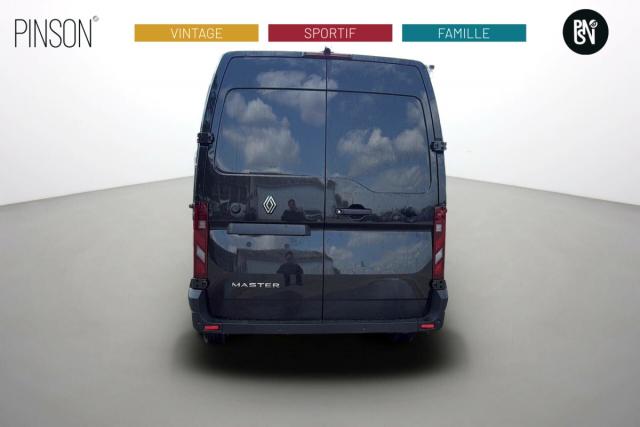 Renault Master image 2