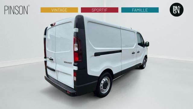 Renault Trafic image 2