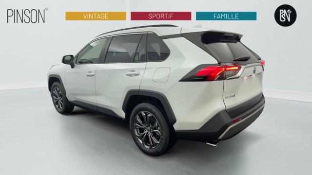 Toyota Rav4 image 6