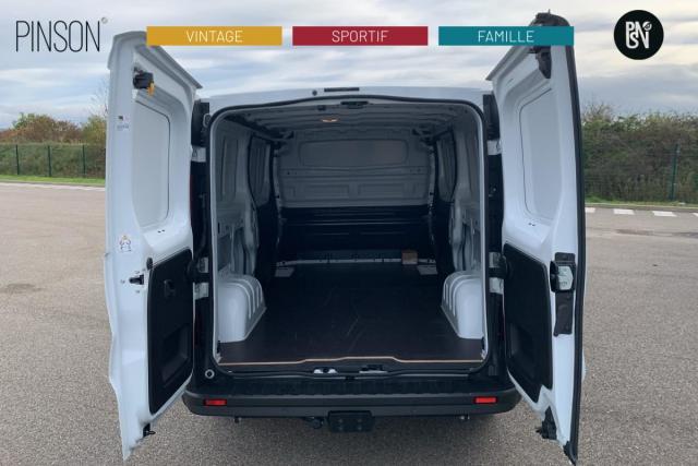 Renault Trafic image 1