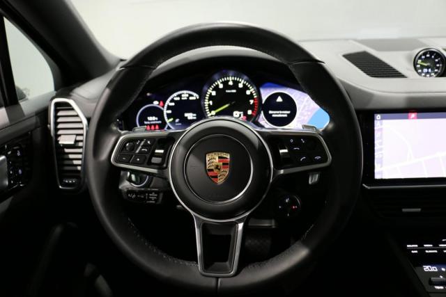 Porsche Cayenne image 8