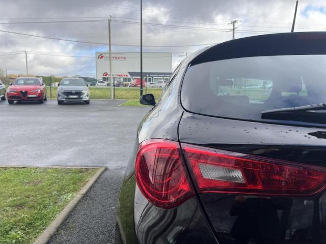 Alfa Romeo Giulietta image 9