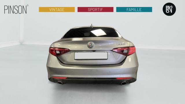 Alfa Romeo Giulia image 3