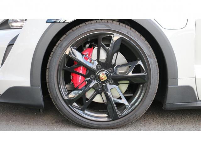 Porsche Taycan image 6