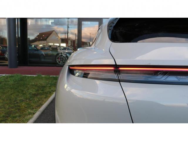 Porsche Taycan image 5