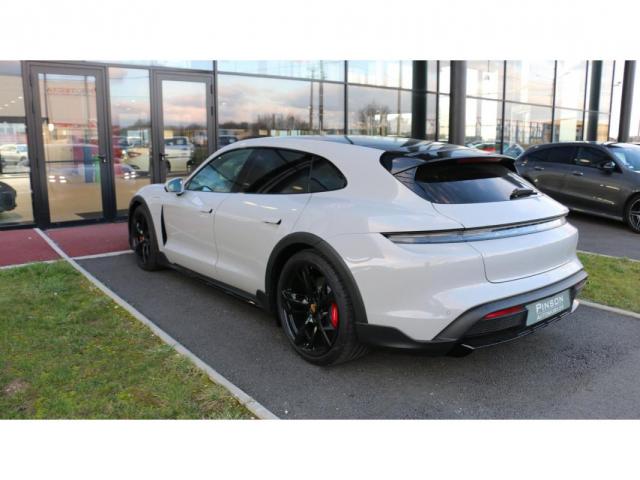 Porsche Taycan image 2