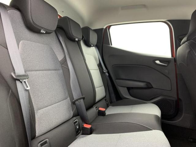 Renault Clio image 9