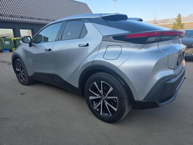 Toyota C-Hr image 8