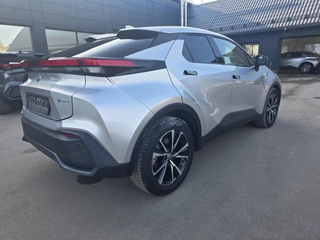 Toyota C-Hr image 9
