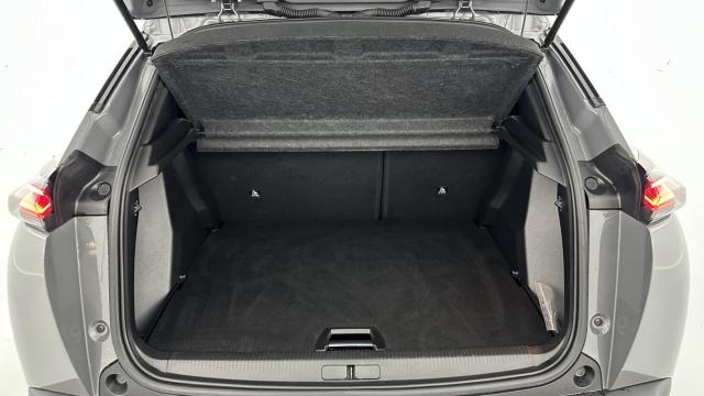 Peugeot 2008 image 8