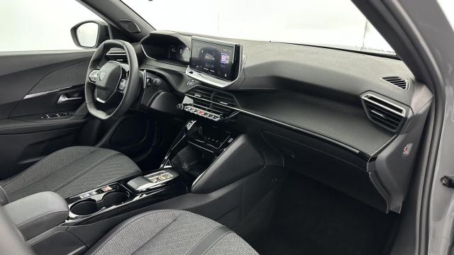 Peugeot 2008 image 3