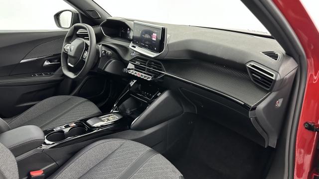 Peugeot 2008 image 3