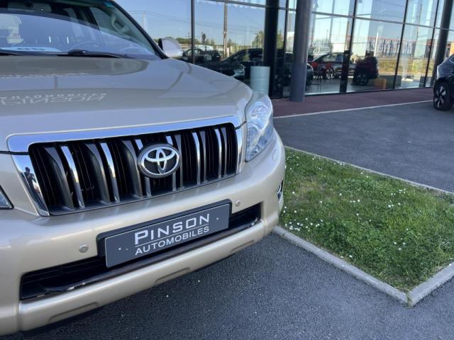 Toyota Land Cruiser image 7