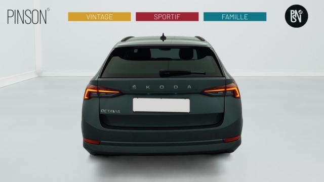 Skoda Octavia image 2
