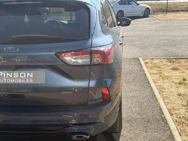 Ford Kuga image 3