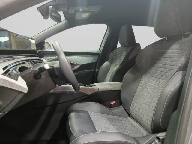 Peugeot 5008 image 1