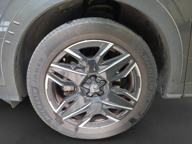 Peugeot 5008 image 2