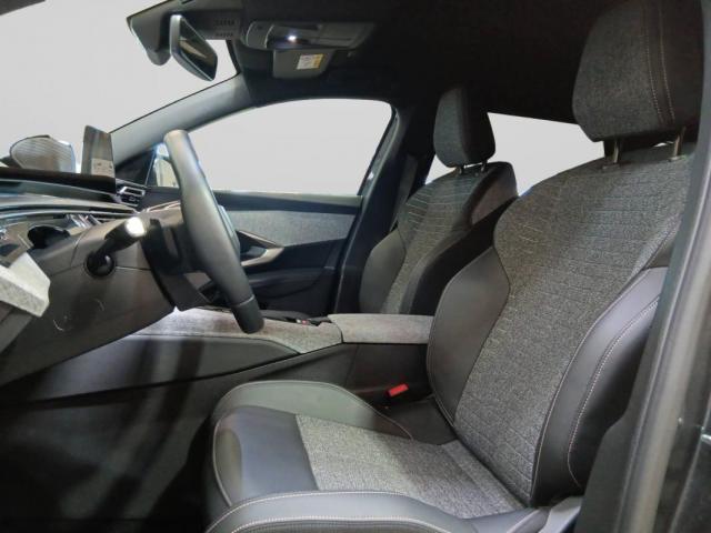 Peugeot 5008 image 1