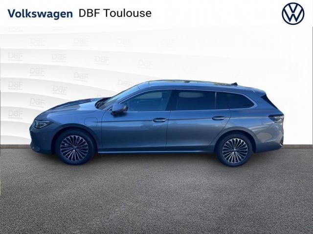 Volkswagen Passat image 6