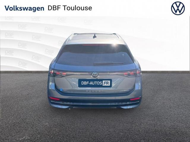 Volkswagen Passat image 5