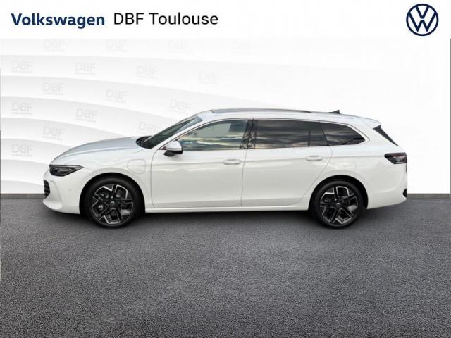 Volkswagen Passat image 1