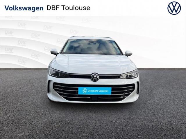 Volkswagen Passat image 9