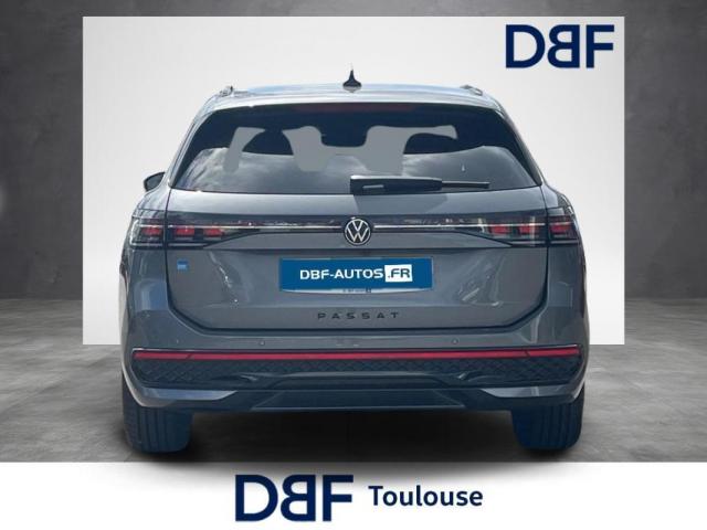 Volkswagen Passat image 1
