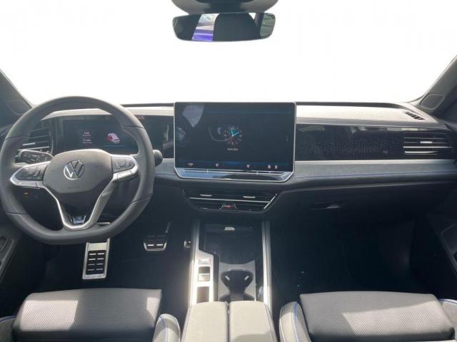 Volkswagen Passat image 8
