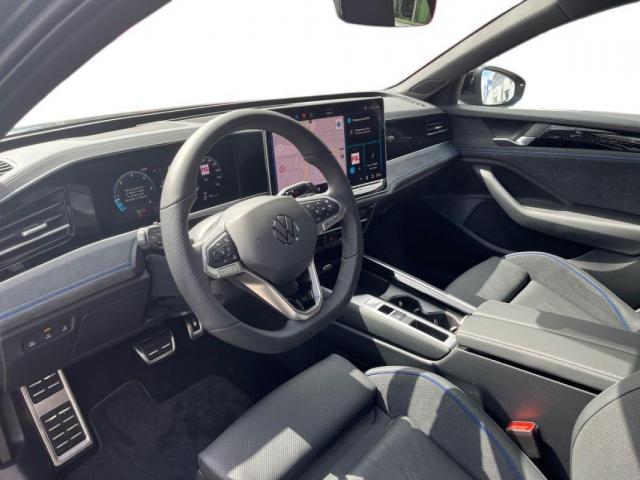 Volkswagen Passat image 2