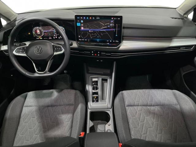 Volkswagen Golf image 9