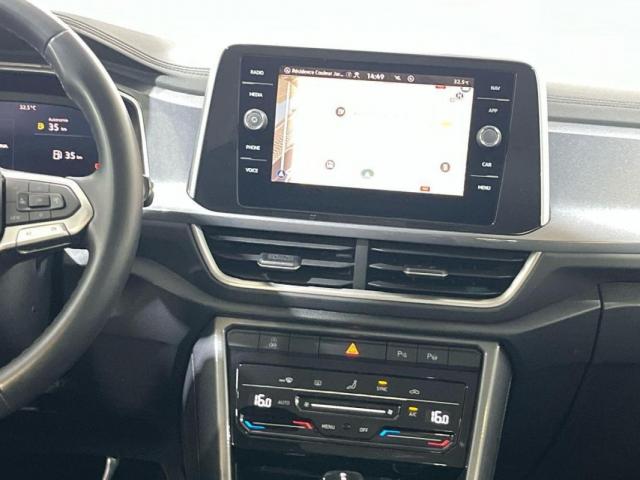 Volkswagen T-Roc image 2